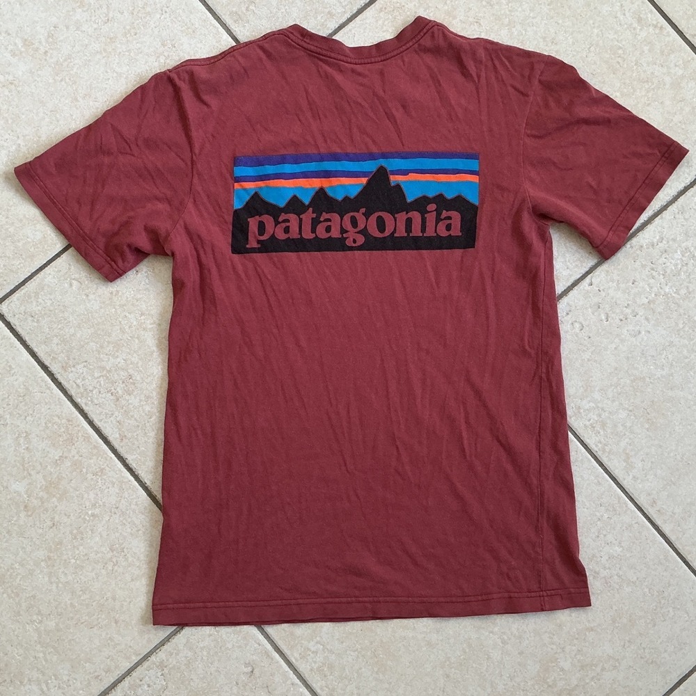 Patagonia Men's Short Sleeve Logo T-Shirt - Burgundy